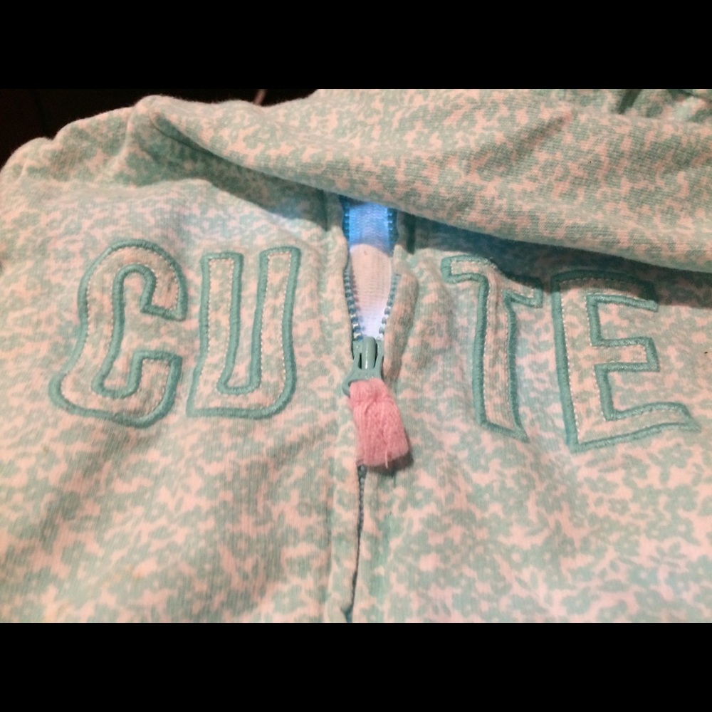 Carters lot, 3pants, 3hooded tops, 12months. - Picture 4 of 6